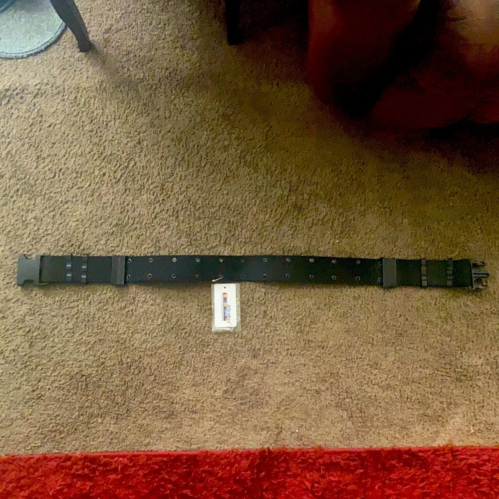 Unisex one size belt by dolls kill. Customer service tags still on!